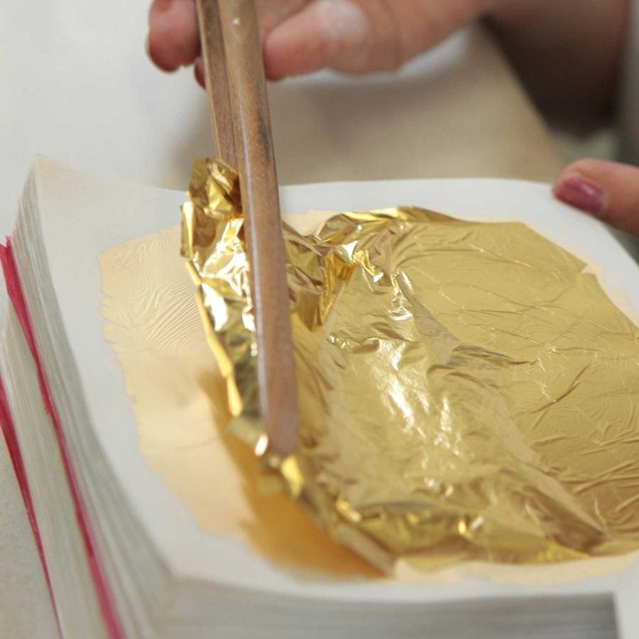 Gold leaf production How is it made? Goldbeater